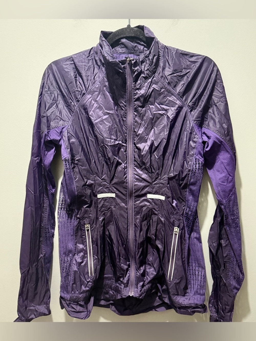 Lululemon Run: Wild Jacket - Concord Grape. - Picture 5 of 10